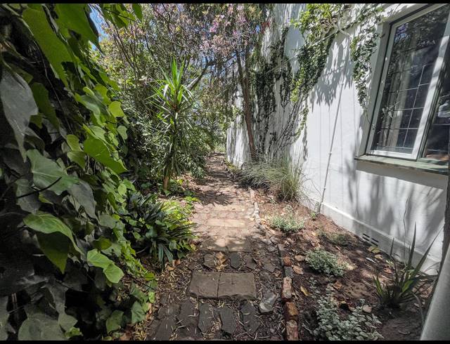1 BEDROOM APARTMENT TO LET IN PINELANDS